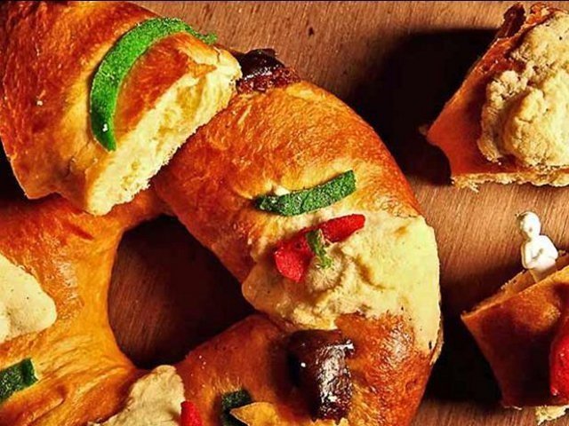 Rosca de Reyes y tamales son dos platillos típicos de las festividades de inicio de año.