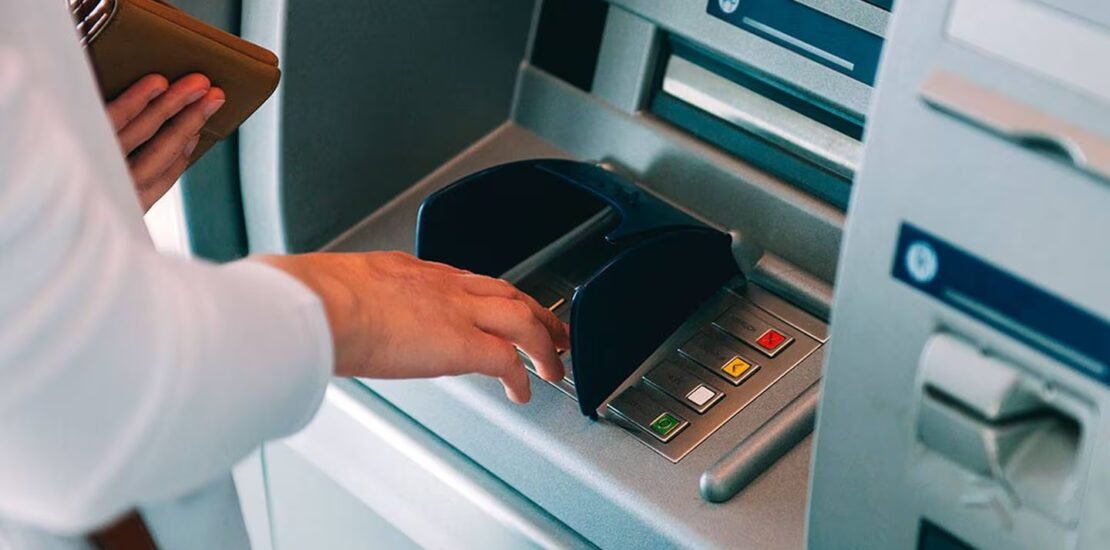 Este es el nuevo fraude bancario para engañar a usuarios a realizar retiros sin tarjeta